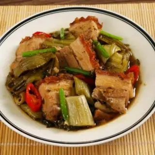 Hình ảnh CƠM: Heo Quay Kho Cải Chua