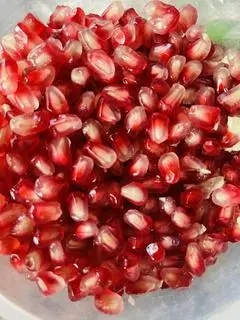 Hình ảnh hộp lựu bóc sẵn 