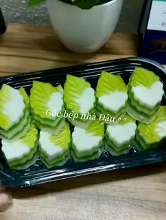 Hình ảnh Rau câu sữa dừa lá dứa| ~ 600g ( 1 hộp - 15 viên) 