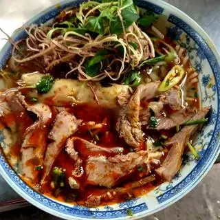 Hình ảnh Bún bò nạm chả