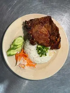 Hình ảnh Cơm sườn cốt lết nướng