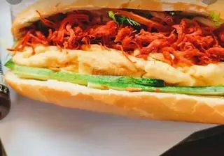 Hình ảnh Bánh mì trứng pate bò khô