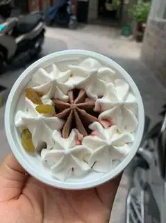 Hình ảnh Kem ly tươi vị socola ( ly trắng)