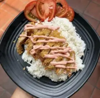 Hình ảnh Cơm thịt heo chiên xù