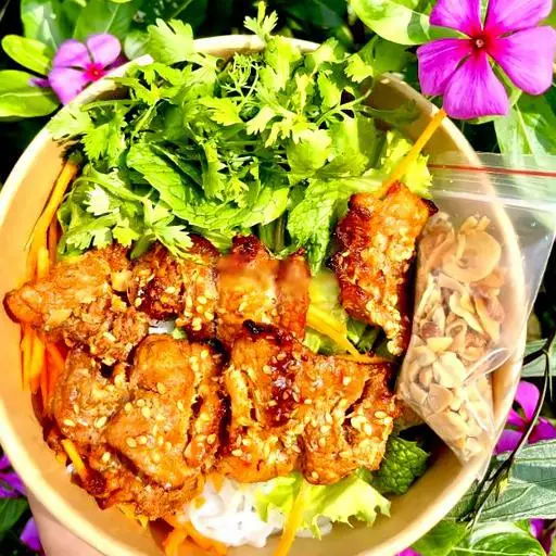 Hình ảnh Bún trộn thịt nướng