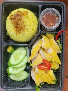 Hình ảnh Cơm gà má đùi