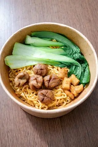 Hình ảnh Mì indo trộn - bò viên ngon - tóp mỡ giòn - rau cải