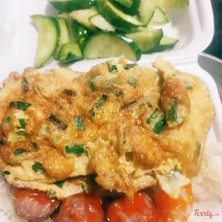 Hình ảnh Xôi trứng pate lạp xưởng nướng đá