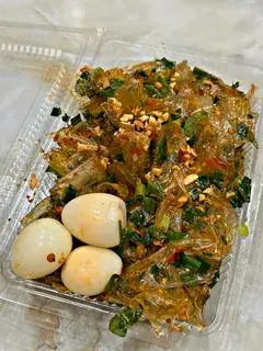 Hình ảnh bánh tráng trộn mỡ hành tóp mỡ