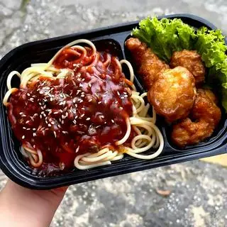 Hình ảnh Mì ý bò băm - gà viên