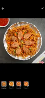 Hình ảnh Mì trộn lạp xưởng nướng đá