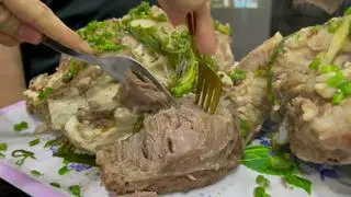 Hình ảnh Má Heo Bên Thịt Hấp 