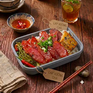 Hình ảnh cơm tấm lạp xưởng  - chả trứng nướng