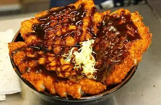 Hình ảnh MÌ TRỘN TONKATSU ĐẶC BIỆT - MIẾNG HEO SIZE LỚN 200GRAM
