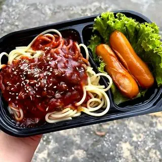 Hình ảnh Mì ý bò băm - xúc xích phô mai