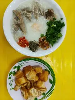 Hình ảnh Cháo sườn lớn quẩy