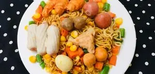 Hình ảnh Mì trộn Indomie - trà tuỳ chọn