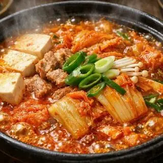Hình ảnh canh kim chi thịt ba chỉ phong cách Hàn Quốc