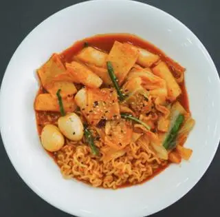 Hình ảnh Tokbokki - Mì HQ + Kim Chi HQ