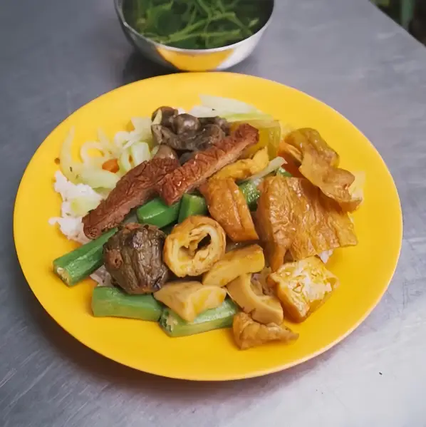 Hình ảnh Cơm thập cẩm chay