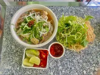 Hình ảnh tái + nạm + sườn sụn+ chả 