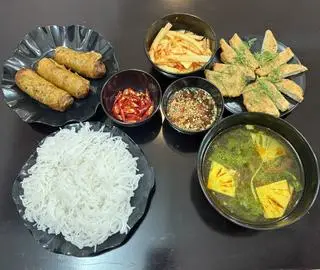Hình ảnh Đặc biệt 3 ( chả cá sụn + nem cá ) 