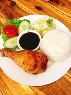 Hình ảnh Cơm gà nướng sốt BBQ