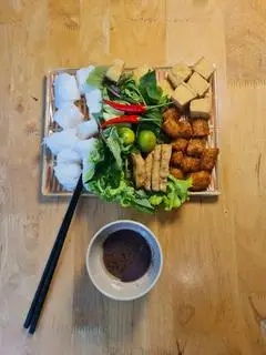 Hình ảnh Số 5: Bún đậu chả cốm nem chua rán 