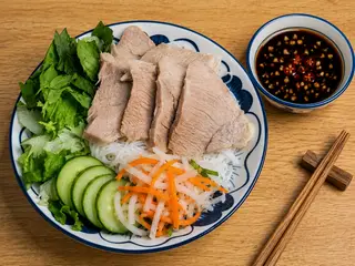 Hình ảnh Bún Nước Tương Thịt Luộc 