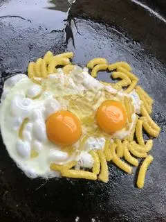 Hình ảnh Nui chiên 2 trứng 