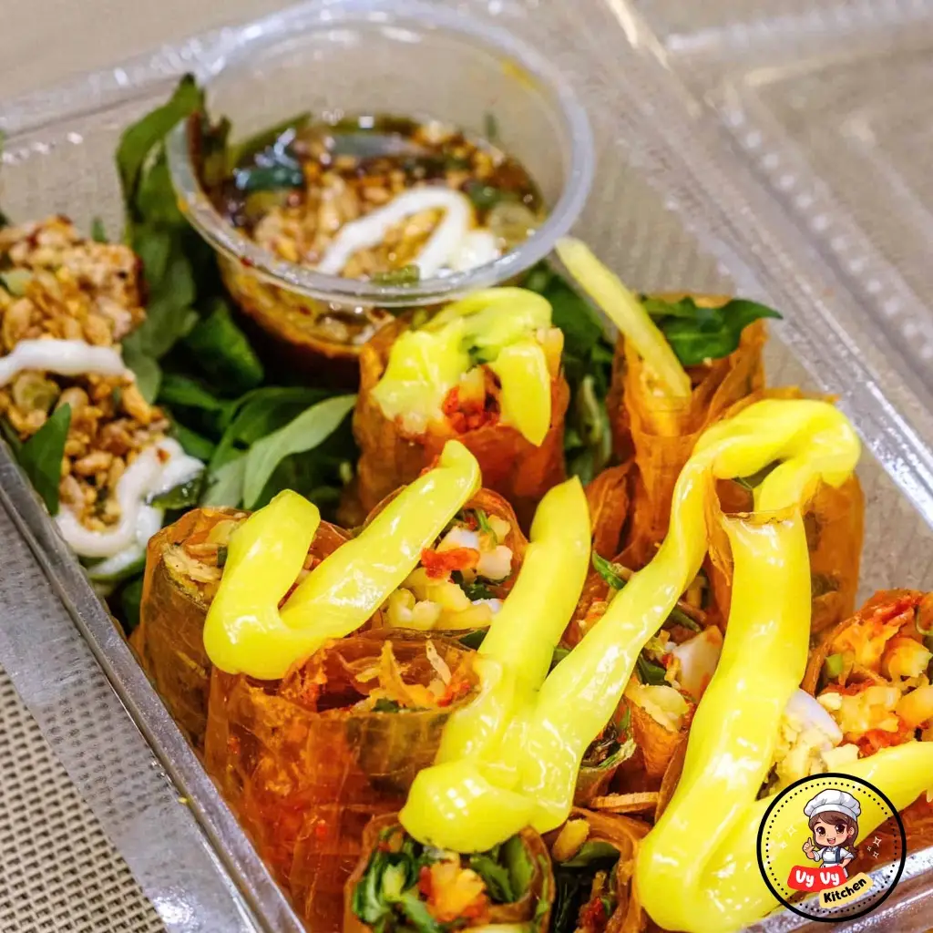 Hình ảnh Bánh Tráng Cuốn Bơ Tóp Mỡ Sốt Bò
