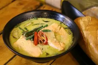 Hình ảnh Cà Ri Xanh Cá Hồi