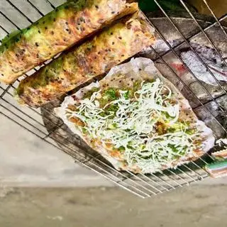Hình ảnh Bánh Tráng Nướng Mắm Ruốc + 3 Cút Chín