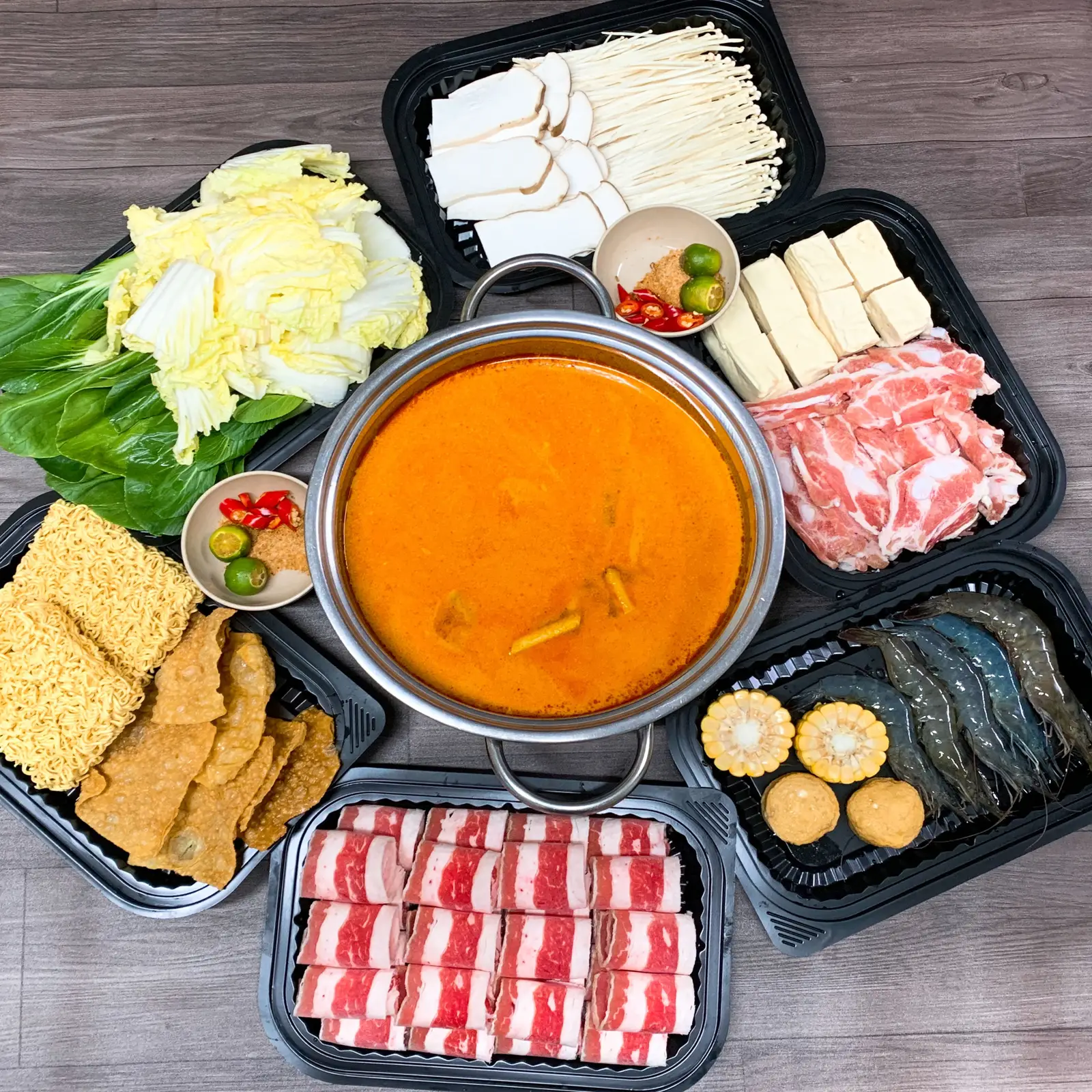 Hình ảnh Lẩu Thái Bò Mỹ - Tôm - Đậu Hũ Phô Mai - Sườn Sụn