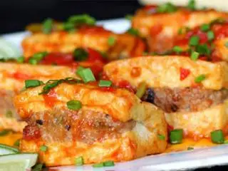 Hình ảnh Cơm đậu hủ nhồi thịt kemchả lá lốt món xào canh hằng ngày