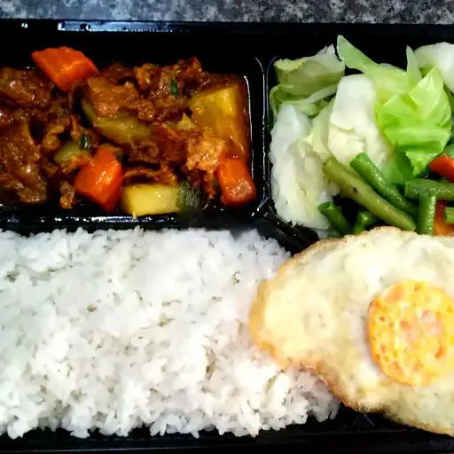 Hình ảnh Cơm bò kho - Trứng ốp