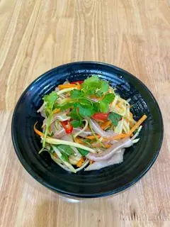 Hình ảnh Gỏi đu đủ tai heo