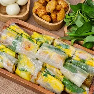 Hình ảnh Bánh tráng cuốn trứng béo giòn giòn