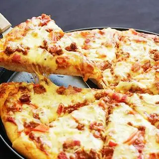 Hình ảnh Pizza bò (Bolognaise Pizza) - size lớn