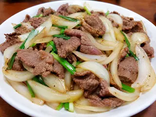 Hình ảnh cơm bò xào hành tây
