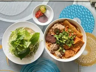 Hình ảnh Bún riêu + chả 