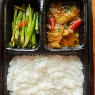 Hình ảnh cơm thịt kho tiêu