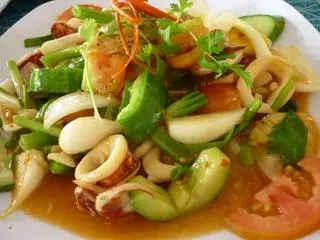 Hình ảnh Cơm chiên mực xào chua ngọt