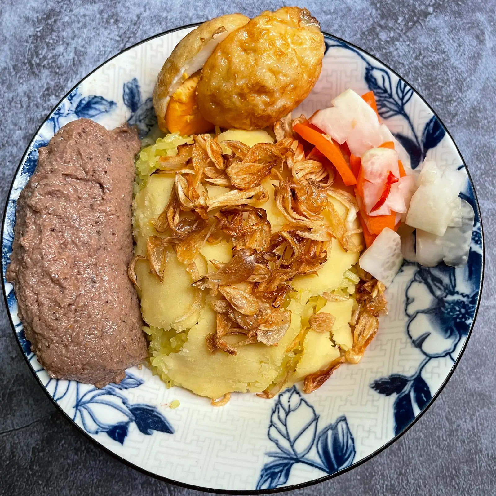 Hình ảnh Xôi xéo Pate + Trứng kho