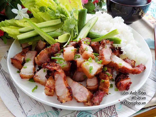 Hình ảnh Cơm ba rọi chiên nước mắm