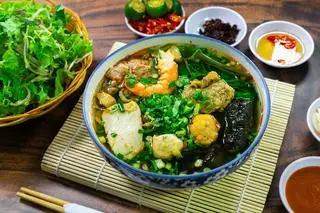 Hình ảnh Bánh đa cua thập cẩm 