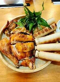 Hình ảnh gà nướng 1/2 con + bánh bao 