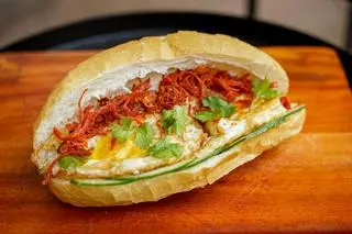 Hình ảnh Bánh Mì Trứng- Bò Khô