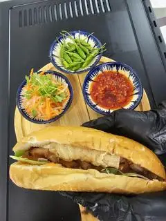 Hình ảnh Bánh mì chả thịt