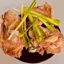 Hình ảnh Má heo hấp hành - Má mắt 